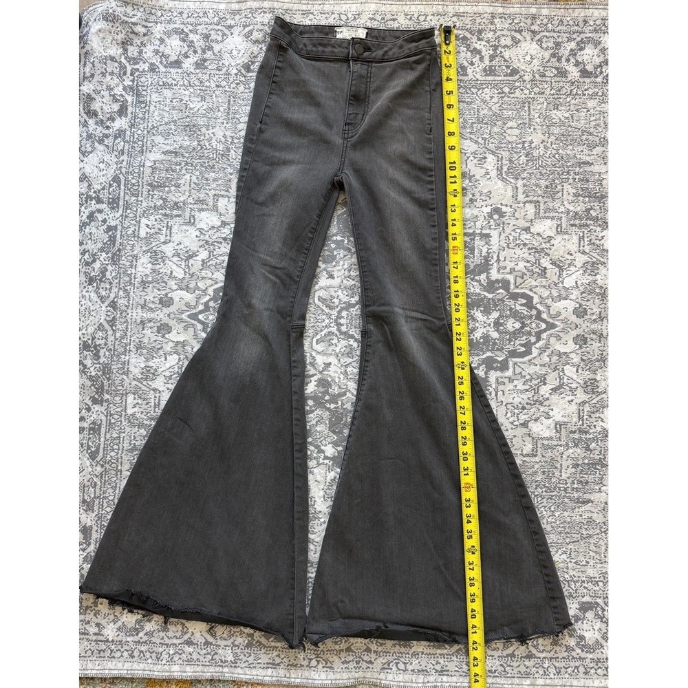 Free People We The Free Just Float On Flare Jeans Gray 25 Extreme Bell Bottom - Picture 6 of 12